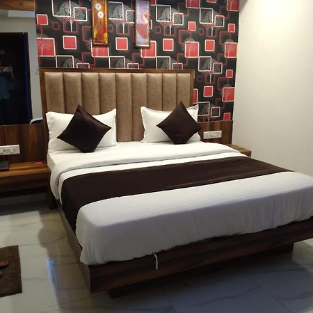 Hotel Sun Shine Ahmedabad Exterior photo