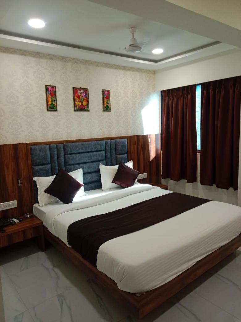 Hotel Sun Shine Ahmedabad Exterior photo